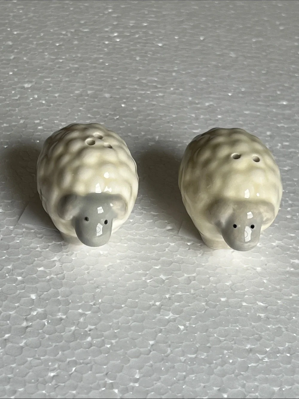 Cute. 🐑🐑 Salt & Pepper Shakers